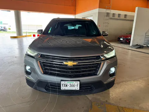 Chevrolet Traverse LT 7 Pasajeros usado (2023) color Gris precio $700,000