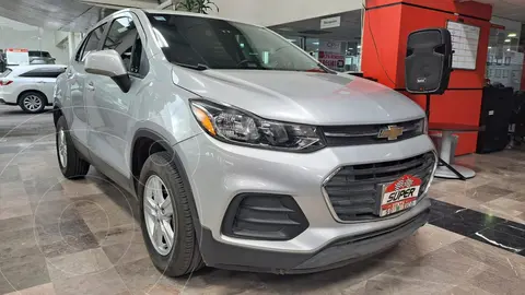 Chevrolet Trax LS usado (2020) color plateado precio $219,000