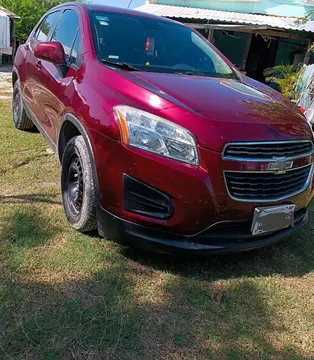 Chevrolet Trax LS usado (2015) color Rojo Tinto precio $150,000