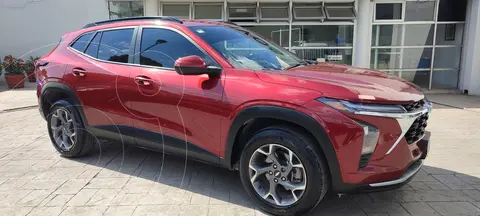 Chevrolet Trax LT usado (2024) color Rojo financiado en mensualidades(enganche $117,790 mensualidades desde $10,337)