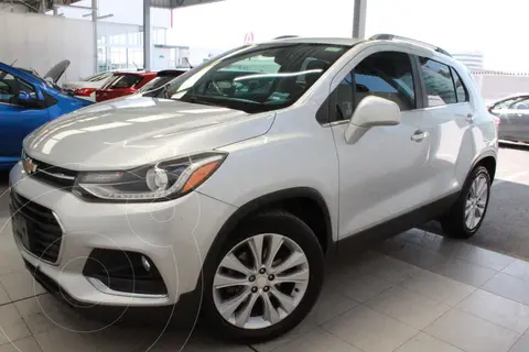 Chevrolet Trax LT usado (2017) color Plata financiado en mensualidades(enganche $64,000 mensualidades desde $10,184)