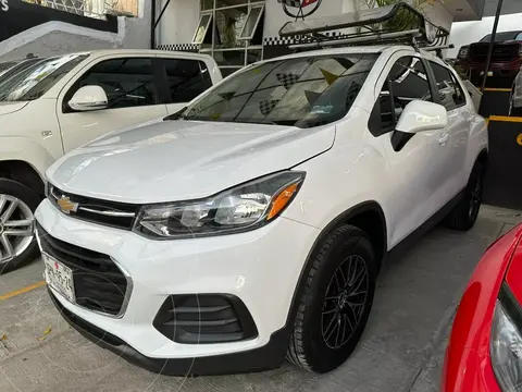 Chevrolet Trax LS usado (2018) color Blanco Galaxia financiado en mensualidades(enganche $58,217 mensualidades desde $6,093)