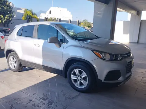 Chevrolet Trax LT usado (2017) color Plata precio $210,000