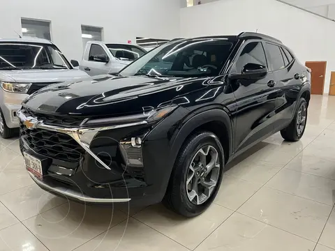 Chevrolet Trax LT usado (2025) color Negro financiado en mensualidades(enganche $119,628 mensualidades desde $10,269)