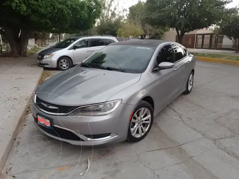 Chrysler 200 2.4L Limited usado (2015) color Gris precio $127,690