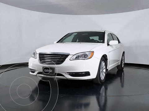 foto Chrysler 200 2.4L Touring usado (2012) color Blanco precio $126,999