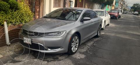 Chrysler 200 2.4L Limited usado (2015) color Gris precio $185,000