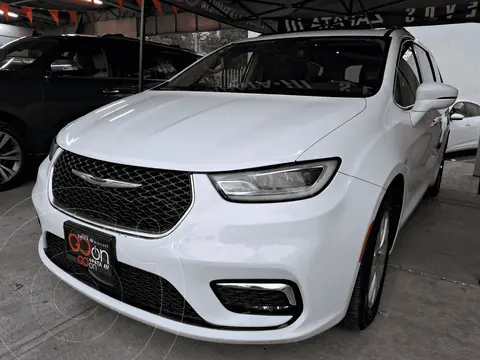Chrysler Pacifica Limited usado (2021) color CHRB BLANCO BRILLANTE precio $490,000