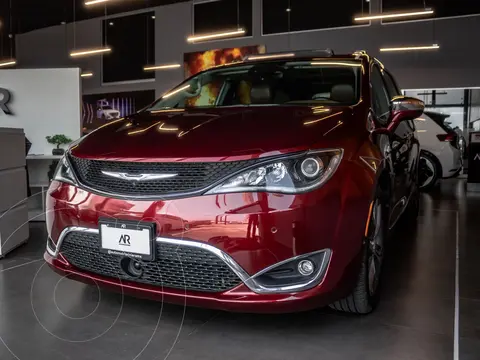 Chrysler Pacifica Limited Platinum usado (2019) color Rojo precio $679,900
