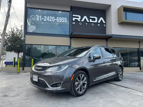 Chrysler Pacifica Limited Plus usado (2020) color Azul Oscuro precio $490,000