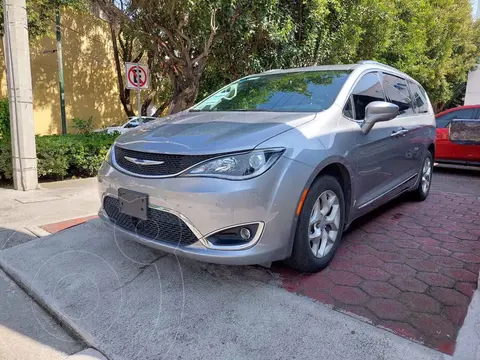 Chrysler Pacifica Limited Plus usado (2020) color Plata financiado en mensualidades(enganche $187,500 mensualidades desde $20,245)
