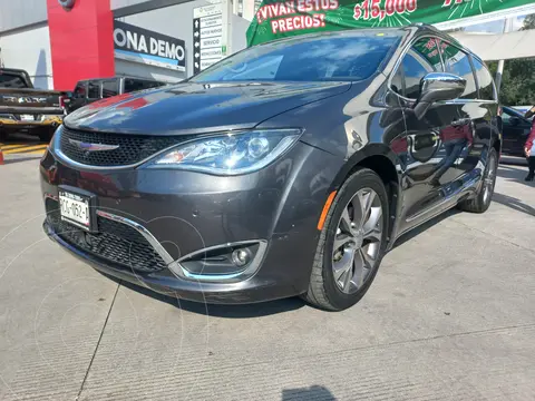 Chrysler Pacifica Limited Platinum usado (2018) color Granito precio $657,000