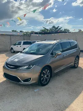 Chrysler Pacifica Limited Platinum usado (2017) color Bronce precio $280,000