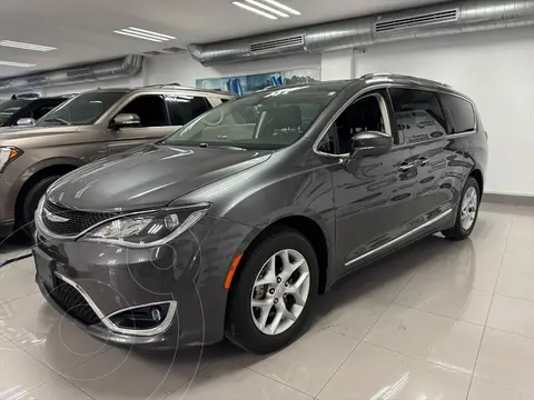 Chrysler Pacifica Limited Platinum usado (2018) color Gris precio $290,000