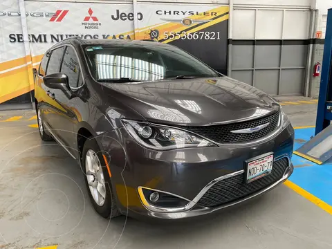 Chrysler Pacifica Limited Platinum usado (2018) color Gris precio $560,000