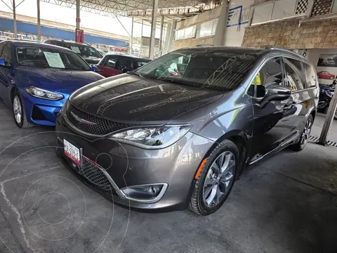 Chrysler Pacifica Limited Platinum usado (2018) color Gris precio $339,500