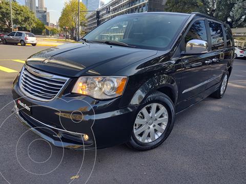 foto Chrysler Town and Country Limited usado (2013) precio $2.990.000