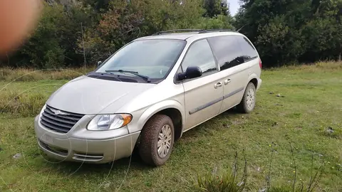 Chrysler Town and Country 3.3L LX usado (2006) color Plata precio $2.900.000