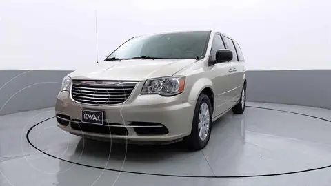 foto Chrysler Town and Country Li 3.6L usado (2015) color Negro precio $263,999