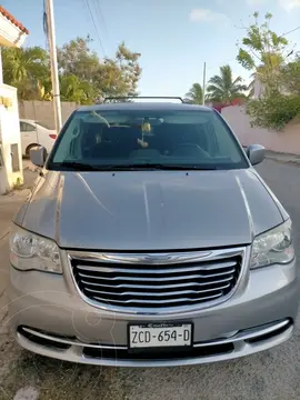 Chrysler Town and Country Touring 3.6L usado (2016) color Plata precio $195,000
