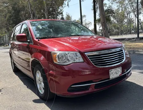 Chrysler Town and Country LX 3.6L usado (2013) color Rojo precio $157,000