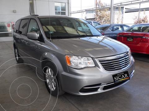 Chrysler Town and Country Touring 3.6L usado (2016) color Gris precio $239,000