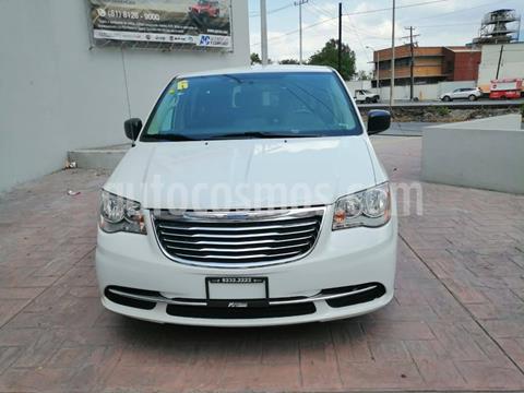 foto Chrysler Town and Country Li 3.6L usado (2016) color Blanco precio $239,900