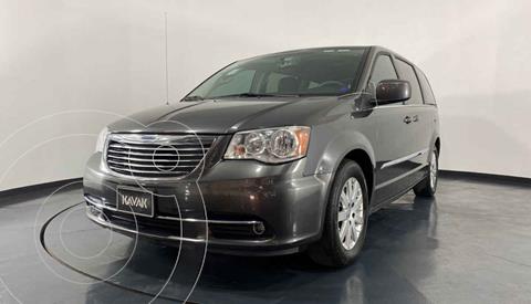 foto Chrysler Town and Country Touring Piel 3.6L usado (2015) color Gris precio $262,999