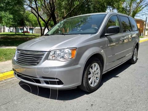 foto Chrysler Town and Country Li 3.6L usado (2016) precio $220,000