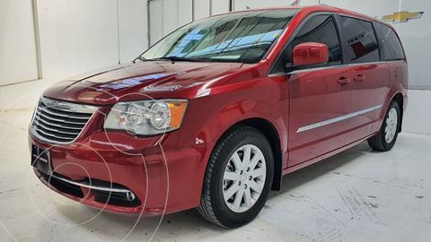 foto Chrysler Town and Country Touring Piel 3.6L usado (2015) color Rojo precio $289,800