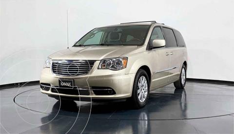 foto Chrysler Town and Country Touring Piel 3.6L usado (2016) color Dorado precio $337,999