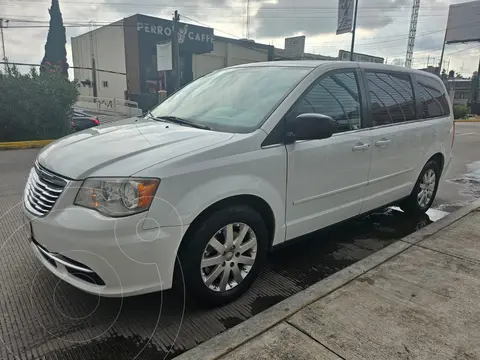 Chrysler Town and Country LX 3.6L usado (2014) color Blanco precio $152,000