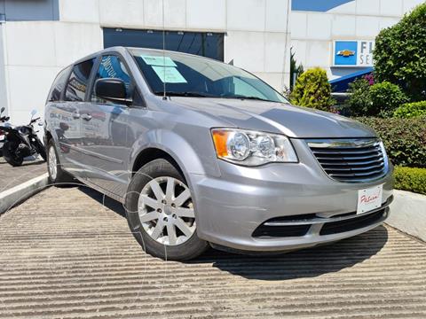 foto Chrysler Town and Country Li 3.6L usado (2016) color Gris precio $209,900