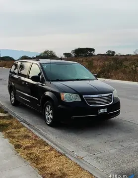 Chrysler Town and Country Touring Piel 3.6L usado (2011) color Azul precio $130,000
