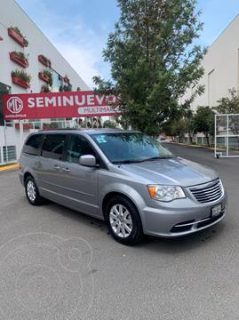 foto Chrysler Town and Country Touring 3.6L usado (2015) color Plata Martillado precio $215,000