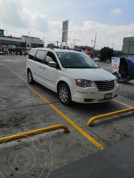 Chrysler Town and Country Limited 4.0L usado (2010) color Blanco precio $140,000