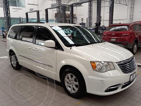 Chrysler Town and Country Touring 3.6L usado (2012) color Blanco precio $185,000