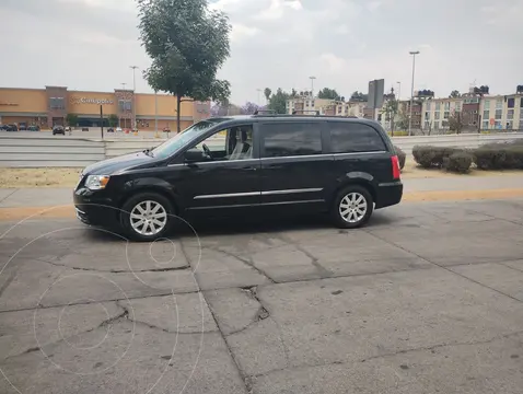 Chrysler Town and Country Touring Piel 3.6L usado (2013) color Negro precio $170,000