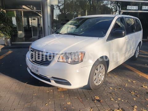 foto Chrysler Town and Country Touring 3.6L usado (2016) precio $248,000