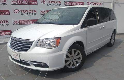 Chrysler Town and Country Touring 3.6L usado (2016) color Blanco precio $253,000