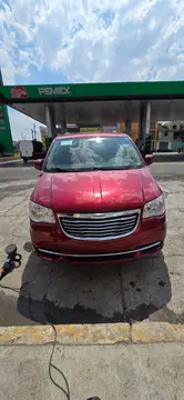 Chrysler Town and Country Touring Piel 3.6L usado (2015) color Rojo precio $186,000