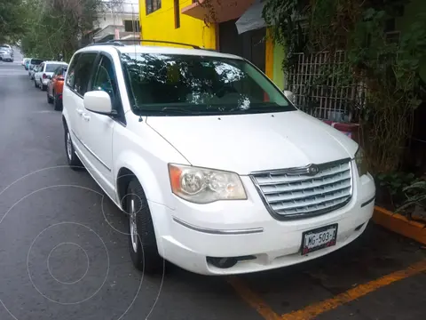 Chrysler Town and Country Touring 3.6L usado (2010) color Blanco precio $148,000