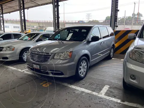 Chrysler Town and Country Touring 3.6L usado (2013) color Gris Grafito precio $169,000