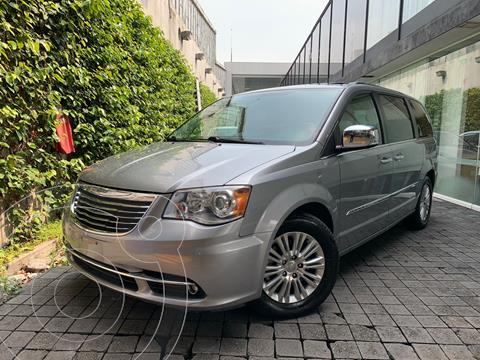 foto Chrysler Town and Country Limited 3.6L usado (2016) color Plata Dorado precio $315,000