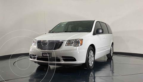Chrysler Town and Country Li 3.6L usado (2015) color Blanco precio $263,999
