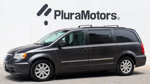 Chrysler Town and Country Touring Piel 3.6L usado (2016) color Granito precio $199,000