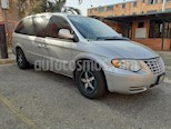 foto Chrysler town and country mini van usado (2006) color Gris precio Bs.5.500