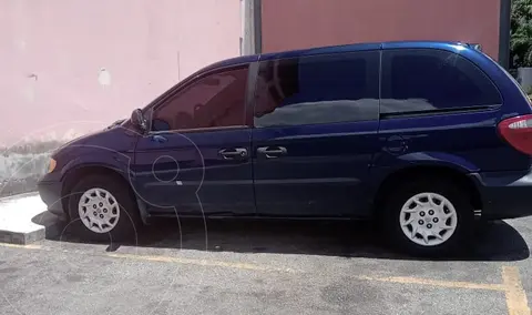 Chrysler town and country mini van usado (2002) color Azul precio u$s3.700