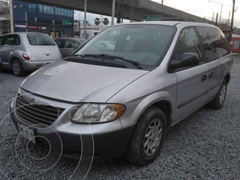 foto Chrysler Voyager 3.3L LX usado (2002) color Plata precio $50,000