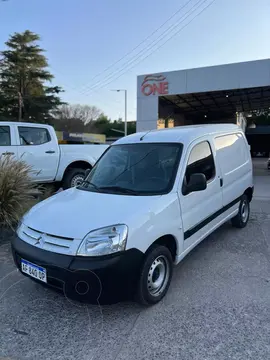 Citroen Berlingo Furgon 1.6 Business usado (2023) color Blanco financiado en cuotas(anticipo $2.500.000 cuotas desde $250.000)